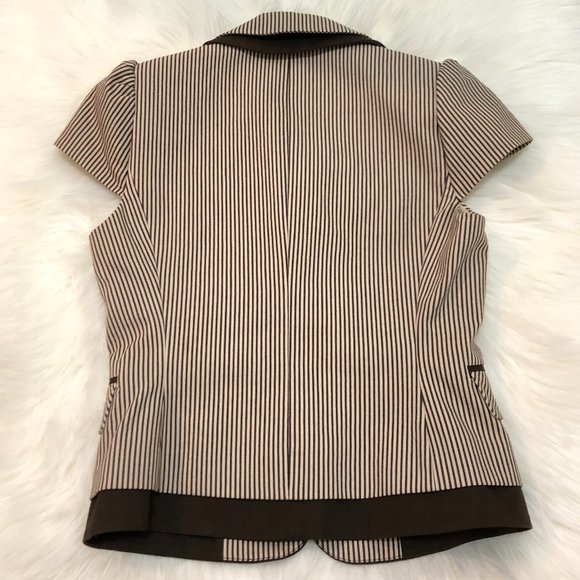 BCBGMaxAzria Short Sleeve Double Lapel Blazer - Size XS - Picture 4 of 8